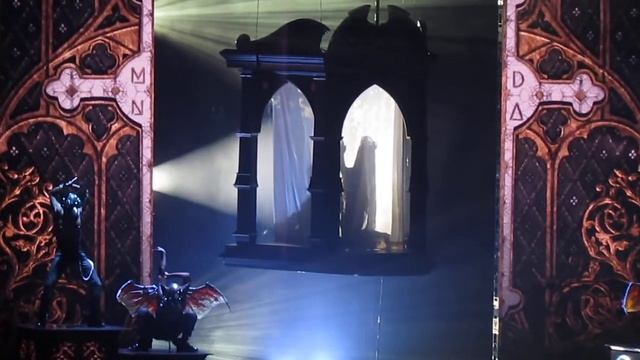 MADONNA GIRLS GONE WILD. OPENING ATLANTIC CITY, NJ MOV смотреть онлайн