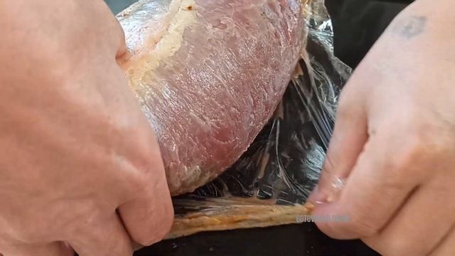 РУЛЕТ ИЗ КОНИНЫ!!! КАК ПРИГОТОВИТЬ МЯСНОЙ РУЛЕТ. смотреть онлайн