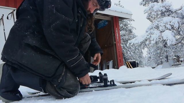 OAC skin based skis / sliding snow shoes смотреть онлайн