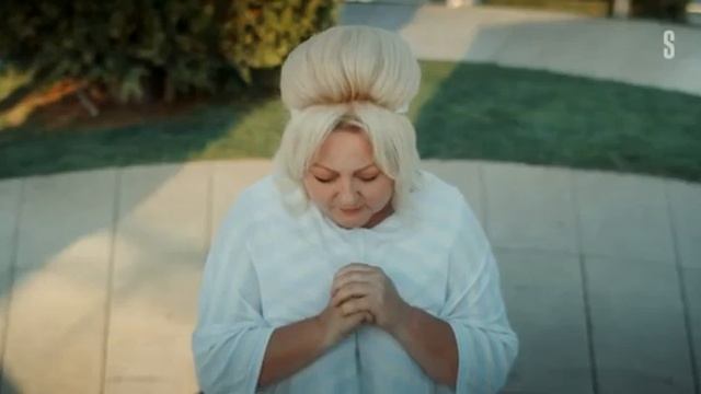 молитва перед памятником Святой Гретте Тумберг смотреть онлайн