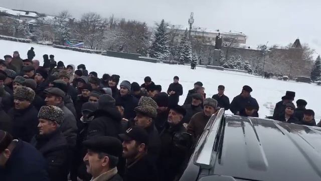 Буйнакск. Горожане хотят знать кто исполняет обязанности Главы города смотреть онлайн