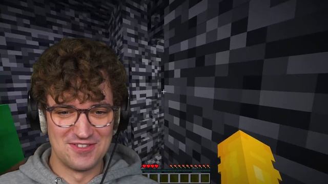 We Spent 48 Hours Inside A BEDROCK Prison! (Minecraft) смотреть онлайн