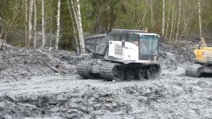 Гусеничный самосвал Prinoth. Самосвал вездеход на бездорожье.