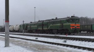 Станция Унеча (РЖД). 2ТЭ10УК-0395 (БЧ) на холостом ходу и отправление с грузовым поездом