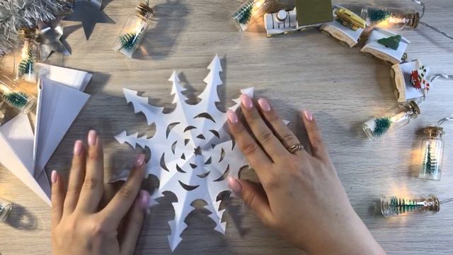 5 DIY Как вырезать Новогодние снежинки из бумаги 2022 смотреть онлайн