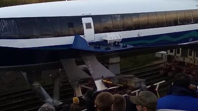 Я горжусь тем что работаю где делают кометы и т.д.т.п смотреть онлайн