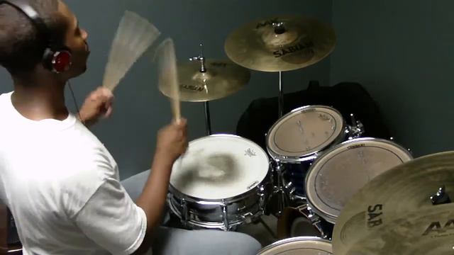 Kenneth Benson-Ke$ha - Your Love Is My Drug (Drum Cover) смотреть онлайн