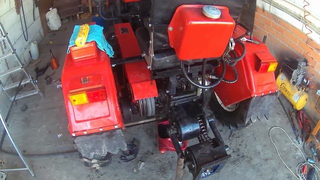 Замена шестерни первой и задней передачи минитрактора смотреть онлайн