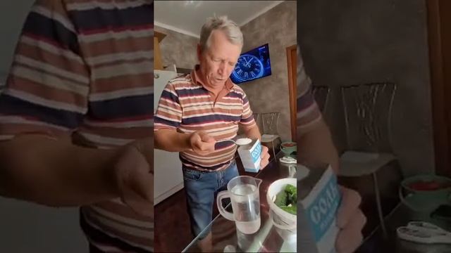 Готовим соленья. Малосольные огурцы на минералке смотреть онлайн
