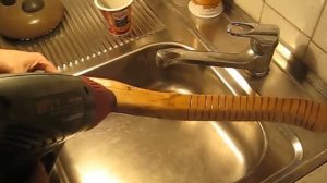 Высокотемпературная пропитка маслом рукояти топора в домашних условиях.