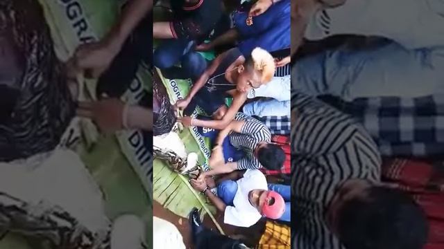 Слабонервным не смотреть! АНАКОНДА проглатила девушку/Анаконда қыз жұтып қойыпты... смотреть онлайн