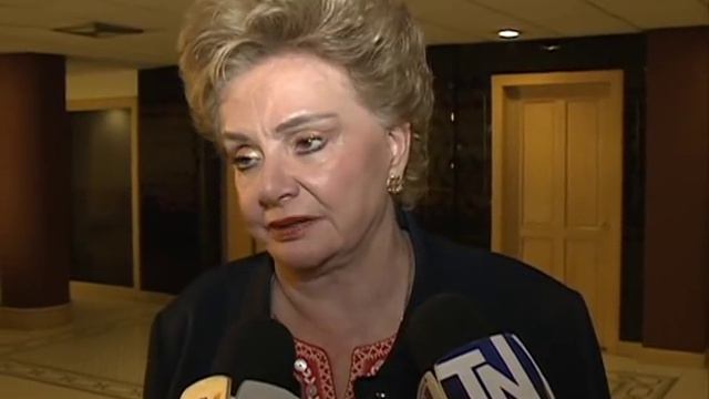 Polemica entre Gloria Salguero Gross y Walter Araujo смотреть онлайн