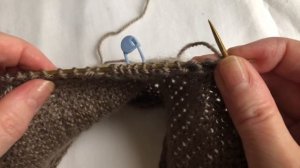 укороченные ряды в оформлении рукава