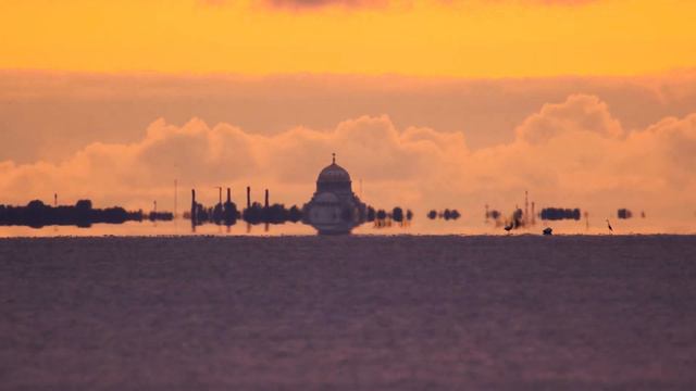 Парящий в небе Морской собор смотреть онлайн