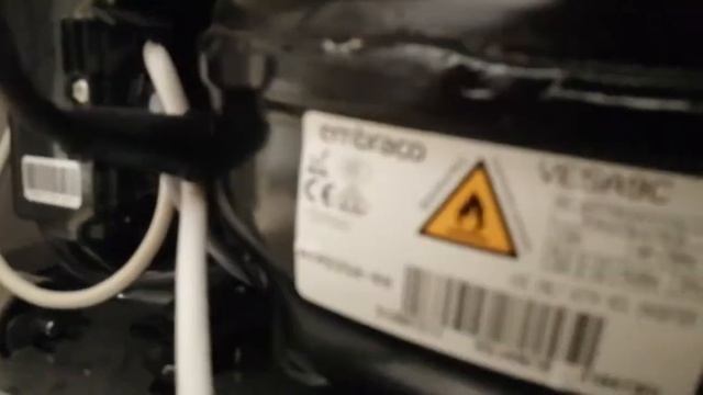 Гул холодильника Liebherr CUbe4015