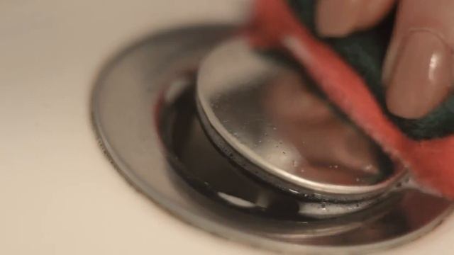 Как удалить известковый налет в ванной смотреть онлайн