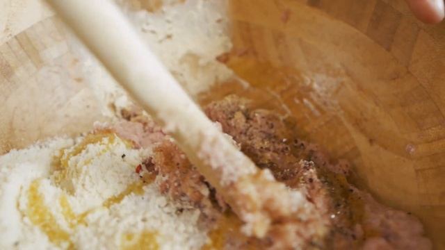 Вкуснейшие митболы из индейки с пармезаном // Ужин за 10 минут! смотреть онлайн