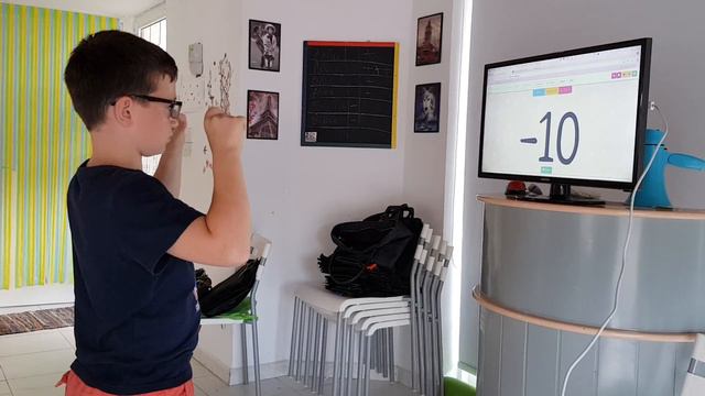 Такое уже количество примеров решено, и все равно каждый правильный ответ столько радости приносит🤸 смотреть онлайн