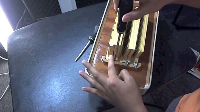 Cómo Quitarle los Bajos al Acordeón. Tutorial. смотреть онлайн