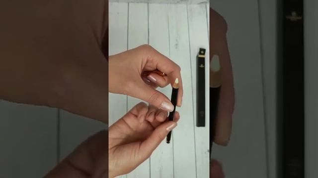 Контурный карандаш-праймер для губ очень классное решение для макияжа губ. смотреть онлайн