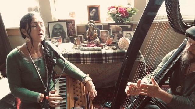 Bhakti Yoga Song : Namaste Saraswati Devi ~ Kavita Kat Macmillan & Dave Hoover
