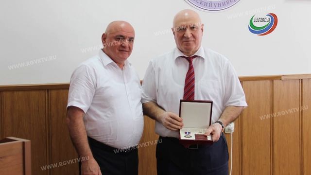 Скончался экс-ректор ДГТУ Тагир Исмаилов смотреть онлайн