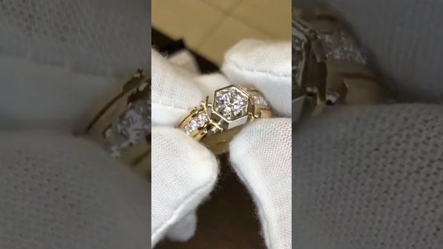 Перстень «Октагон» , из желтого и белого золота, с бриллиантами. Ювелирная мастерская KV Gold. смотреть онлайн