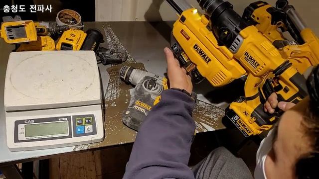 에어컨업자가 쓰는 Dewalt DCH273 Vs DCH263 해머드릴 리뷰