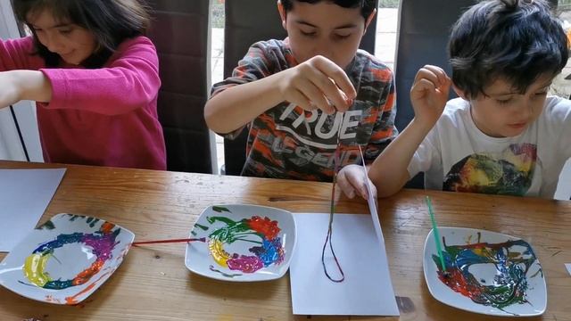 COLOURFUL STRING PAINTING WITH ACRYLICS AMAZING TECHNIQUE FOR BEGINNERS EASY DIY смотреть онлайн