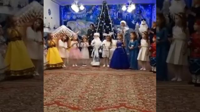 Оркестр Все на Карнавал. Сл. Марина Рожкова, муз. Елена Фирсова смотреть онлайн