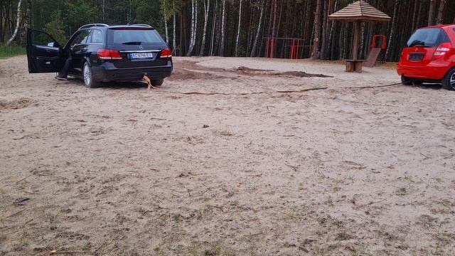 Mercedes E250 w212 2014 року 4 Power повний привід на пляжі в дії))) номер 2 смотреть онлайн
