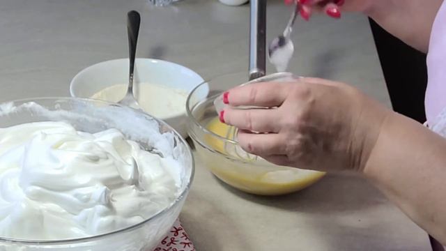 E' LA TORTA più soffice che abbia mai mangiato! Tutti vorranno la ricetta! PAN DI SPAGNA! смотреть онлайн