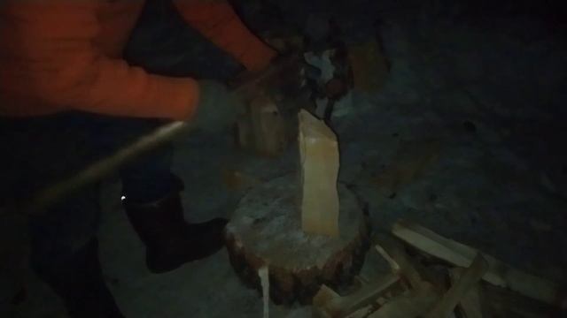 Как колоть дрова  вслепую, даже в кромешной темноте
