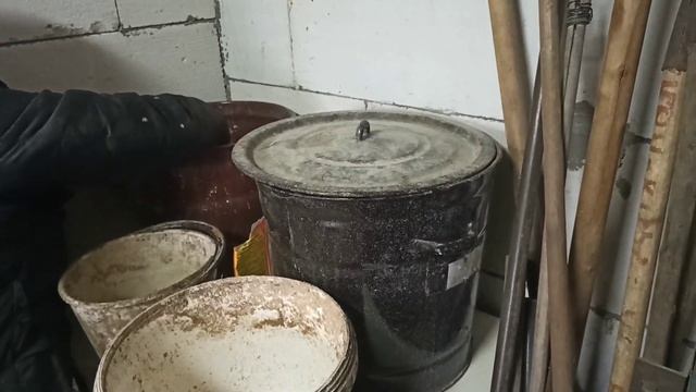 Кормление кармалов. Дробление зерна. Прогулка. смотреть онлайн