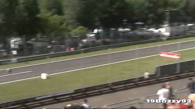 How the Formula 1 Blown Exhausts Sound Like - F1 2011 смотреть онлайн