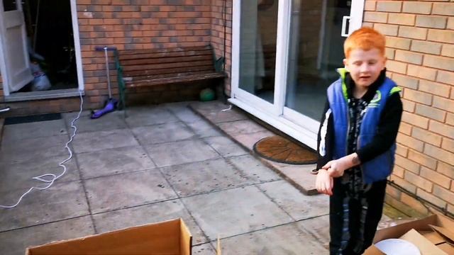 Делаем Машину из картона и палок / Car from cupboard for kid смотреть онлайн