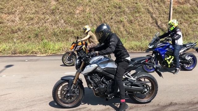 CB 650R VS CB 650F !