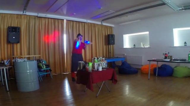 Ведущий Владимир Неволин | "День Защитника Отечества Вместе с TELE2" смотреть онлайн