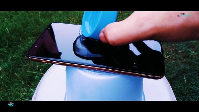 Samsung Galaxy J4 Plus WATER TEST ??♀️- Typical Budget Waterproof Level by Sammy? смотреть онлайн