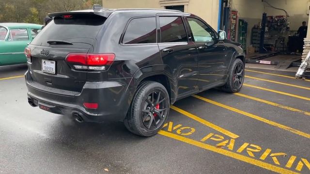 Jeep Grand Cherokee: 4.7L V8 Vs 5.7L V8 Vs 6.4L V8! смотреть онлайн