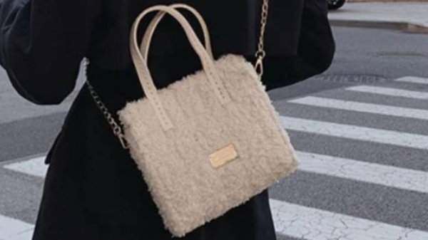 Плюшевая сумка по канве сшивной иглой, справится даже ребенок