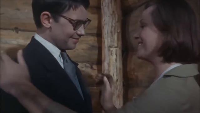 Майя Кристалинская А снег идет Кадры из фильма Карьера Димы Горина смотреть онлайн