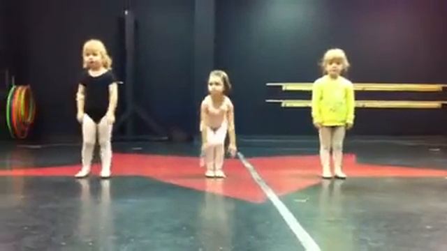 E Madagascar dance смотреть онлайн