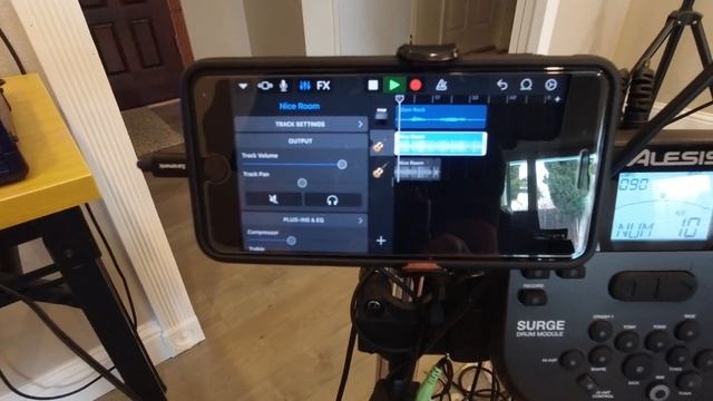 Best iphone Audio Adapter, XLR, 1/4", Phantom, No Lag! No Buz , Saramonic смотреть онлайн