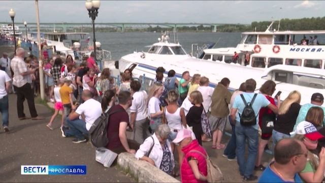 В Ярославле речные трамвайчики прекратят работу с 10 октября смотреть онлайн