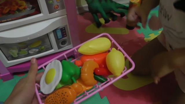 Праздник Старт Канала LITTLE MIA и Идем в Детский Сад ПОДАРОК Распаковка кухни Little Chef смотреть онлайн