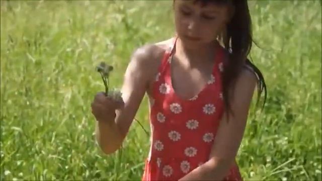 Девчонка в сарафане в горошек смотреть онлайн