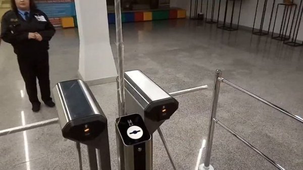 Работа картоприемника PERCo