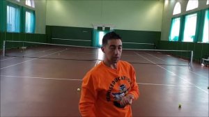 Как подавать крученую подачу?