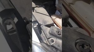 Установка газовых упоров капота на Rav 4 (XA30)